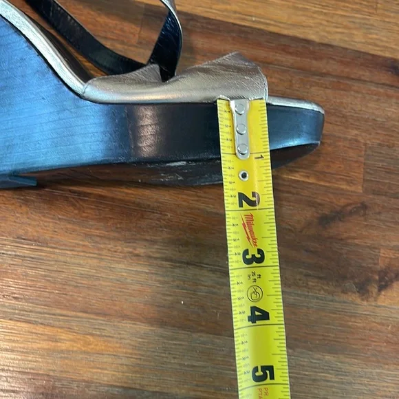 Burberry Metallic Gold Wooden Wedge Heel Leather Criss Cross Sandal - 41 10 - Picture 13 of 16